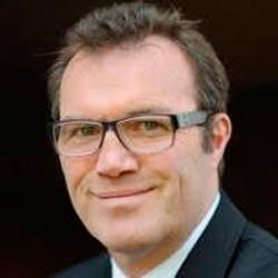 Ендрю Мортон